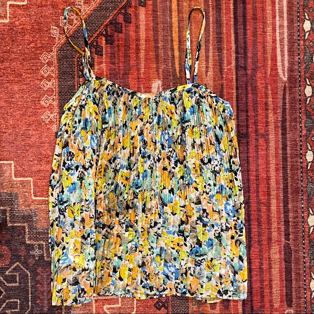 Floral pleated tank